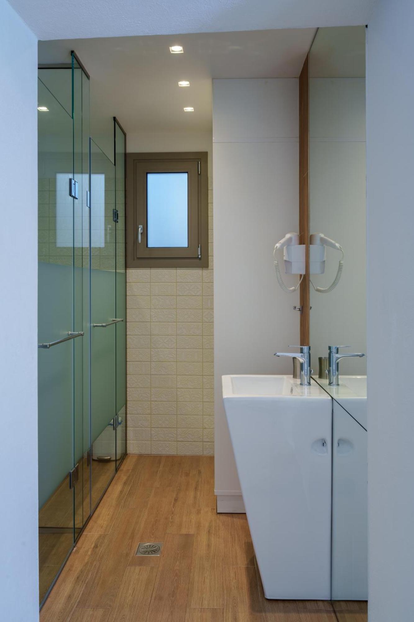 Notos Boutique 3 *