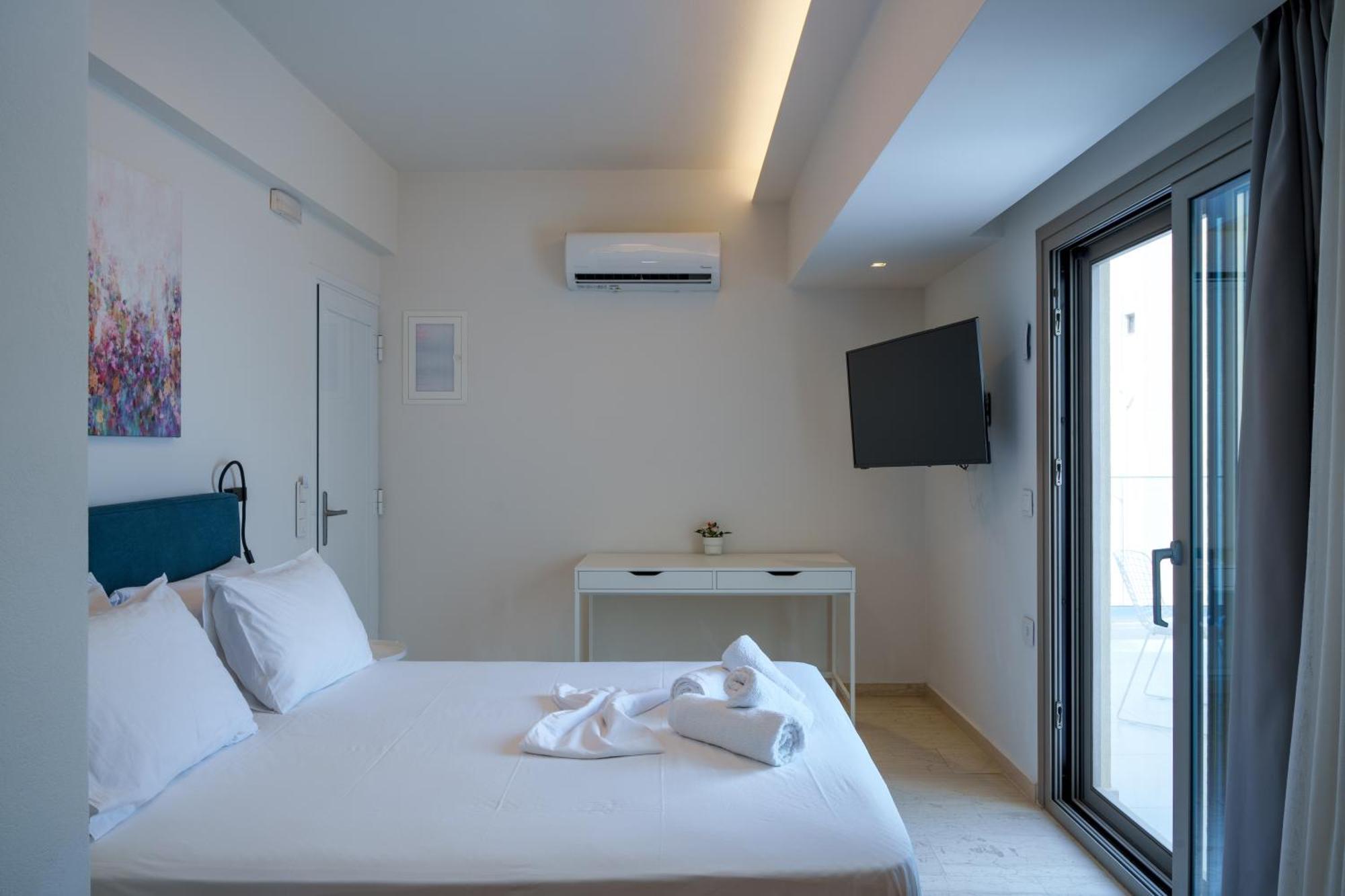 Notos Boutique 3 *